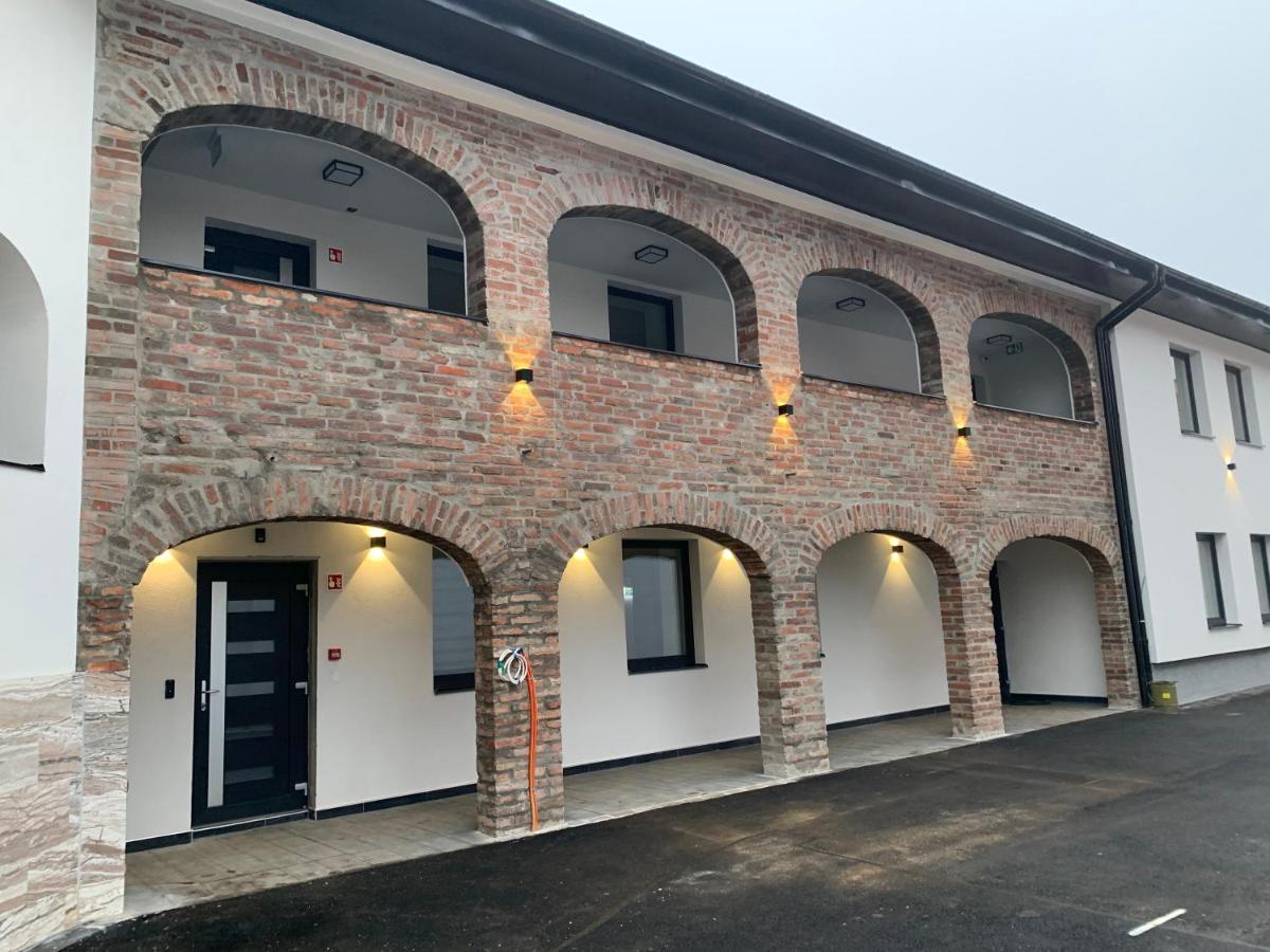 M70 Apartmanhaz Miskolc Bagian luar foto