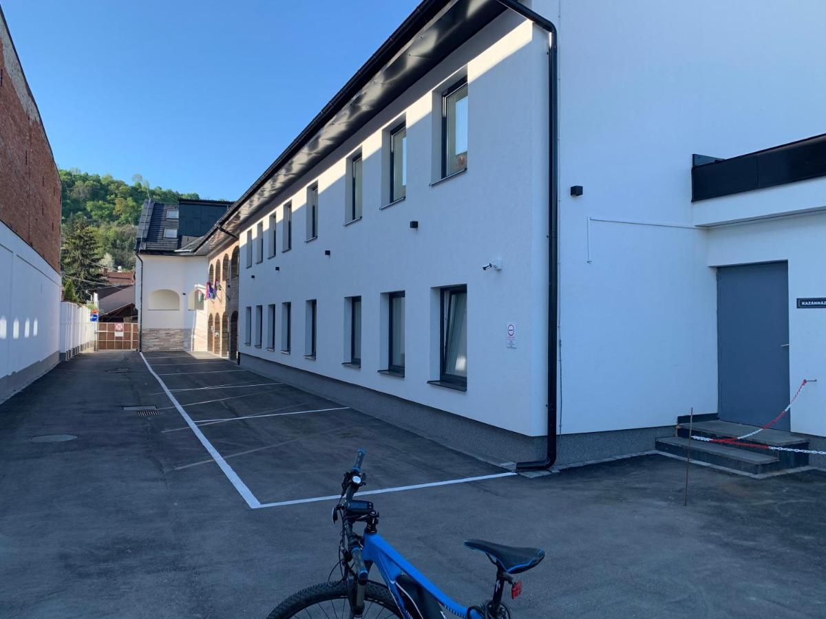 M70 Apartmanhaz Miskolc Bagian luar foto